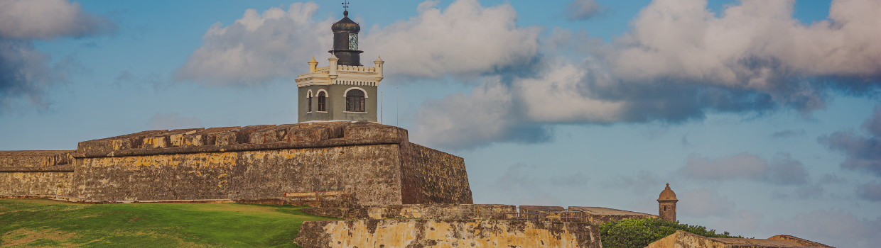 Banner superior con imagen del Morro en Puerto Rico