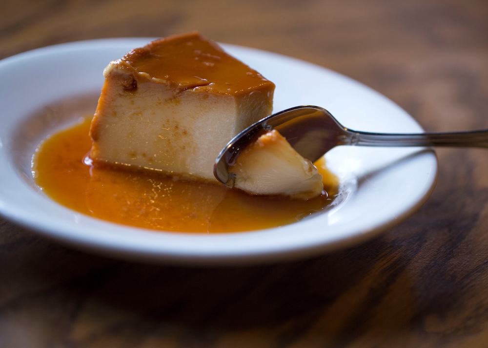 Flan (postre puertorriqueño que puede tener varios sabores como: queso, calabaza, coco, vainilla)